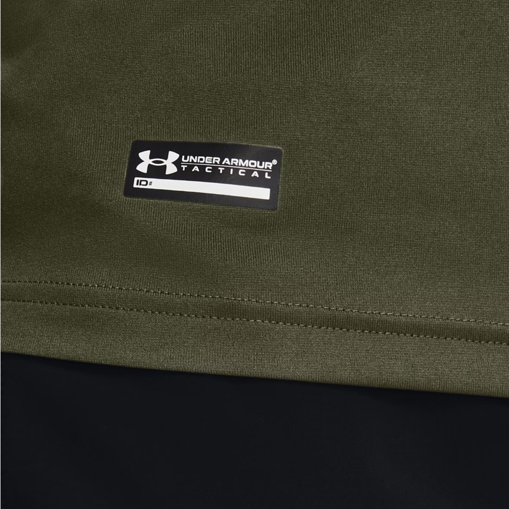 Under Armour long sleeve 100% polyester stretch material, it runs large - Picture 6 of 6